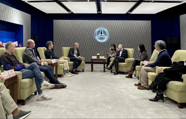 宋炯明会见AEG高管团队 共商梅奔中心合作新愿景